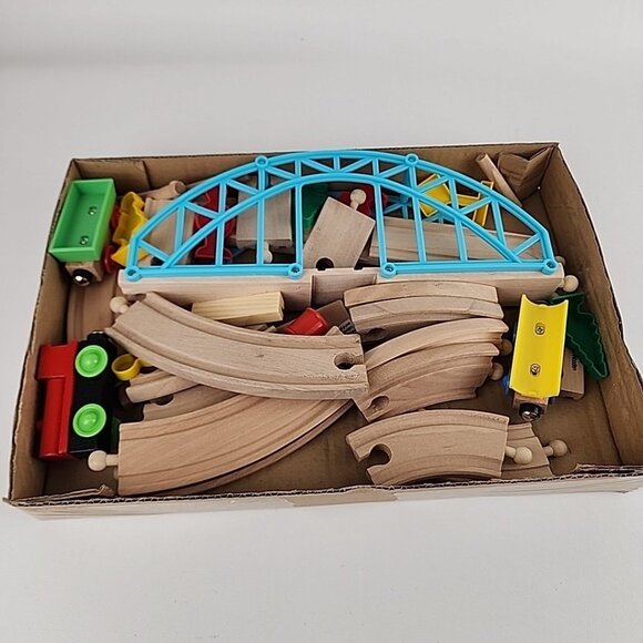 First Learning Wooden Train Set 35 Pc Figure Eight Bridge W/ Bridge Trees - Picture 3 of 3